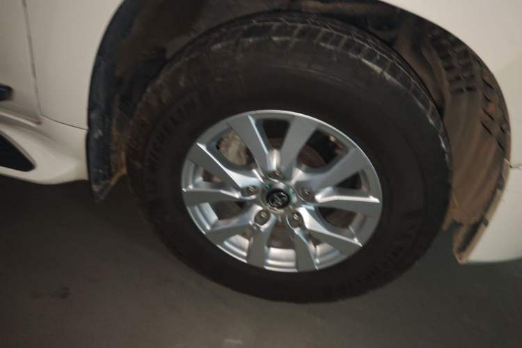 Used Toyota Land Cruiser  Right Front Wheel Hub