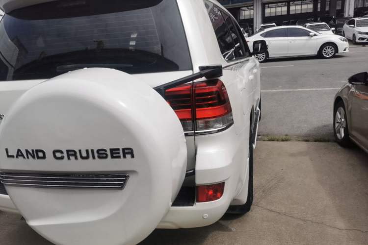 Used Toyota Land Cruiser 2018 4.0L GX-R Gasoline 7-Seater Middle East Right Rear Taillight