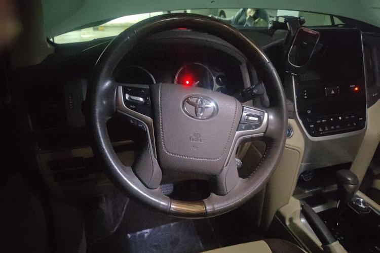 Used Toyota Land Cruiser 2018 4.0L GX-R Gasoline 7-Seater Middle East Steering Wheel