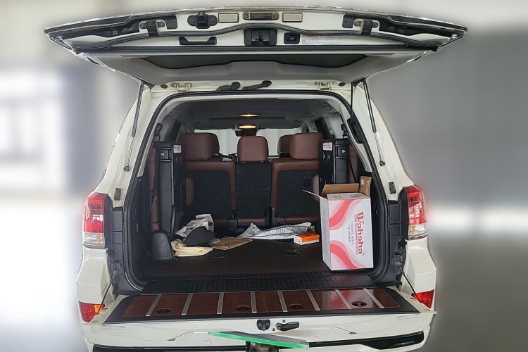 Used Toyota Land Cruiser  Trunk