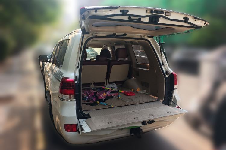 Used Toyota Land Cruiser 2018 4.0 Iron-Wheel Refrigerator Basic Version with No Electric Base Middle East Market Trunk