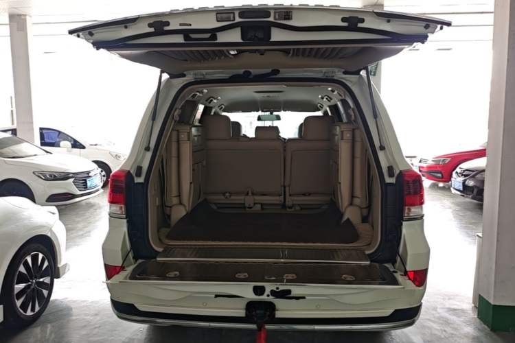 Used Toyota Land Cruiser 2018 4.0L GX-R Gasoline 7-Seater Middle East Trunk