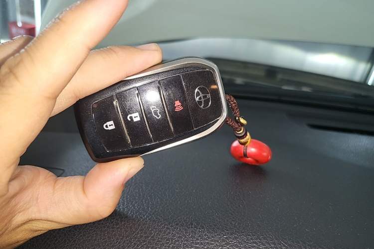 Used Toyota Land Cruiser  Vehicle Key