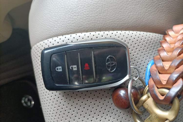 Used Toyota Land Cruiser  Vehicle Key