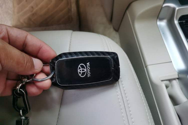 Used Toyota Land Cruiser  Vehicle Key