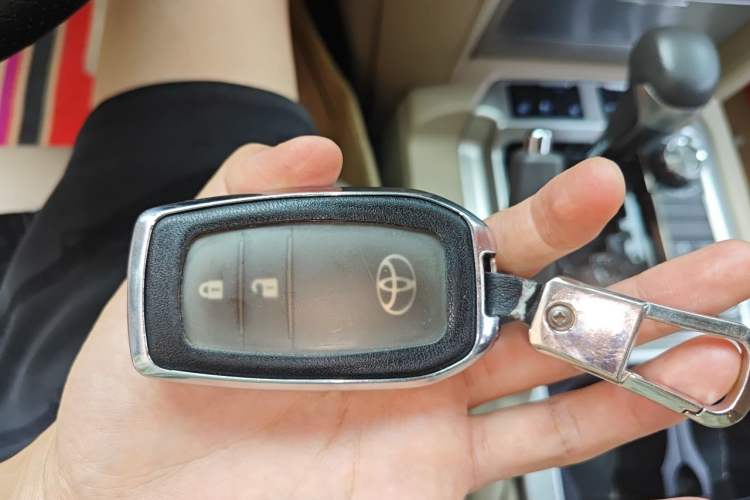 Used Toyota Land Cruiser  Vehicle Key