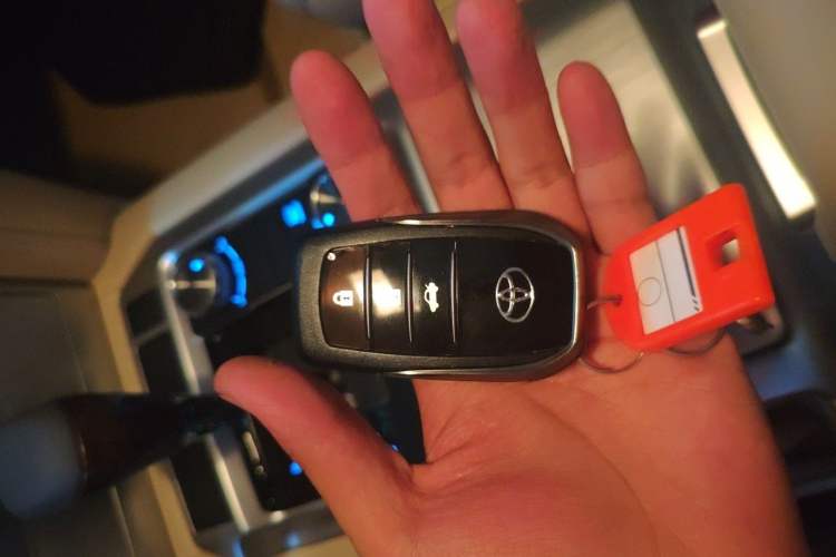 Used Toyota Land Cruiser  Vehicle Key
