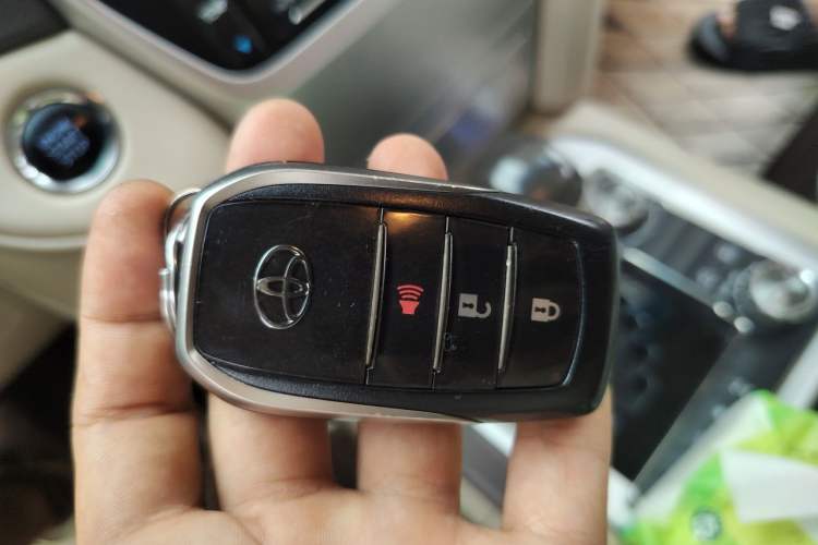 Used Toyota Land Cruiser  Vehicle Key