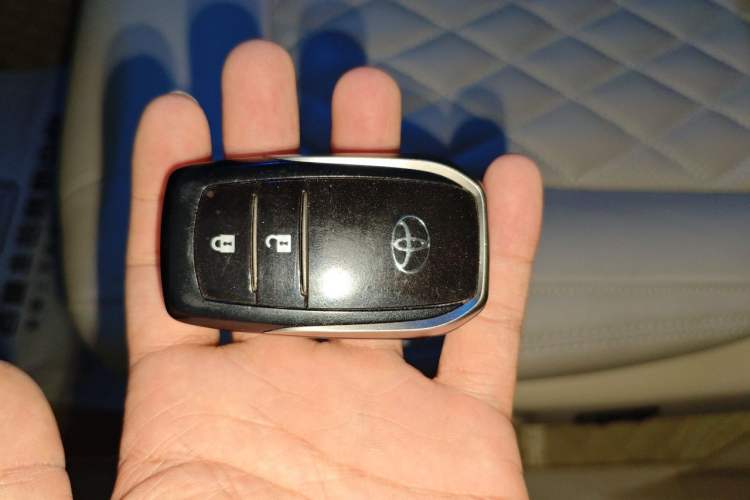 Used Toyota Land Cruiser  Vehicle Key