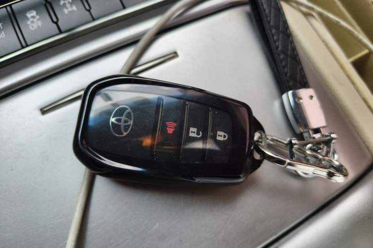 Used Toyota Land Cruiser  Vehicle Key