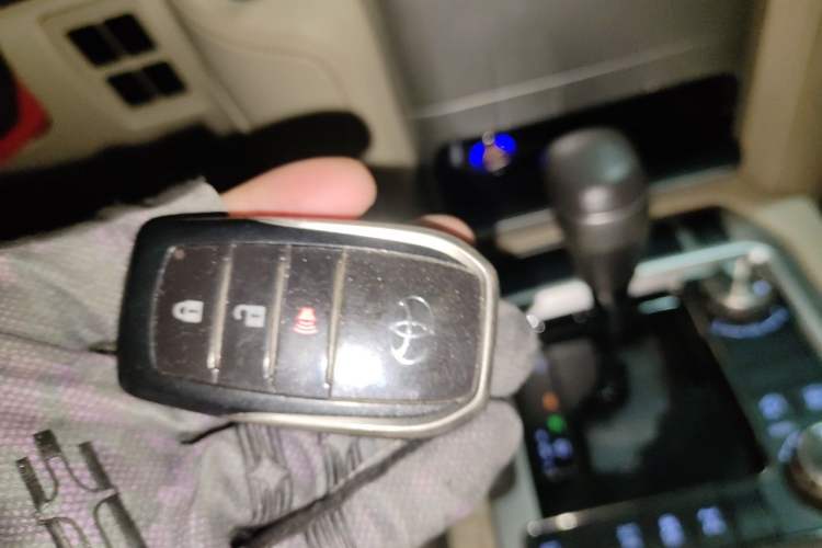 Used Toyota Land Cruiser  Vehicle Key
