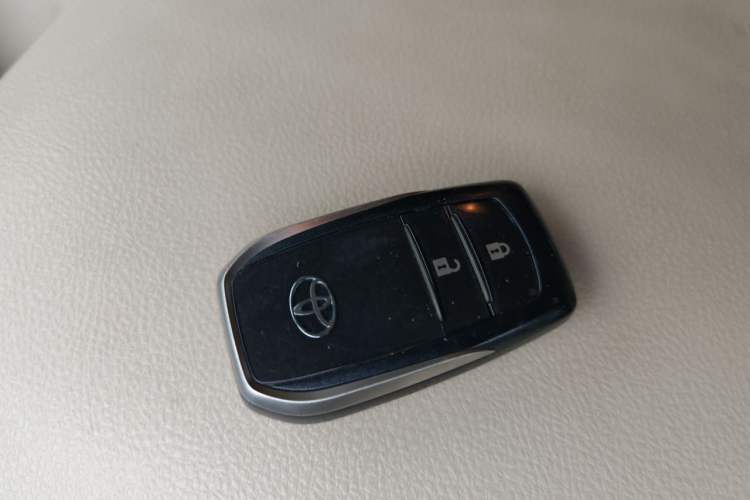 Used Toyota Land Cruiser  Vehicle Key