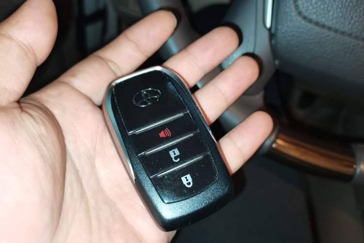 Used Toyota Land Cruiser  Vehicle Key