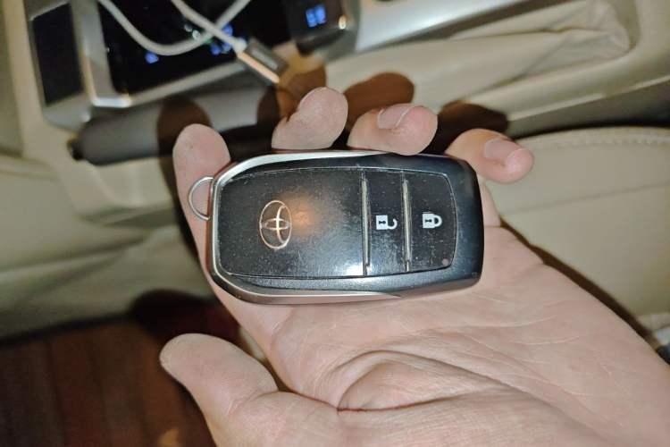 Used Toyota Land Cruiser  Vehicle Key