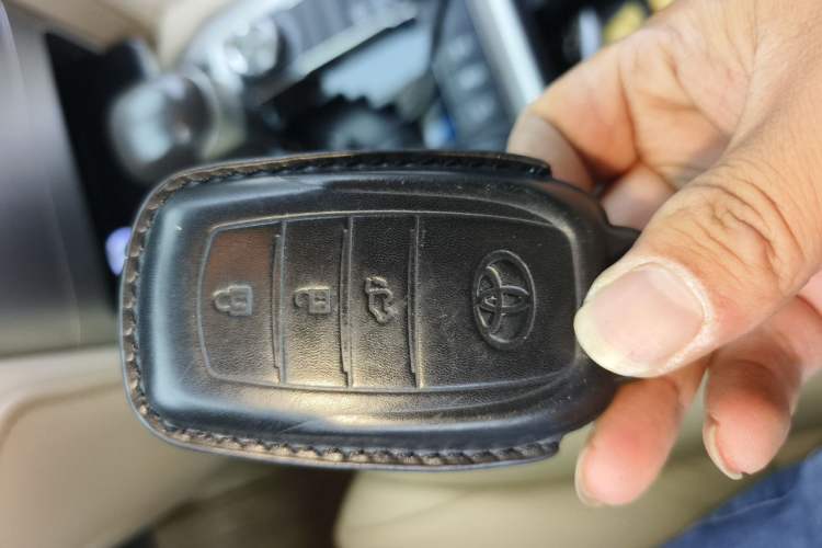 Used Toyota Land Cruiser  Vehicle Key