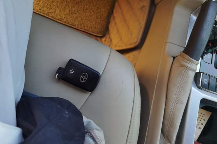 Used Toyota Land Cruiser  Vehicle Key