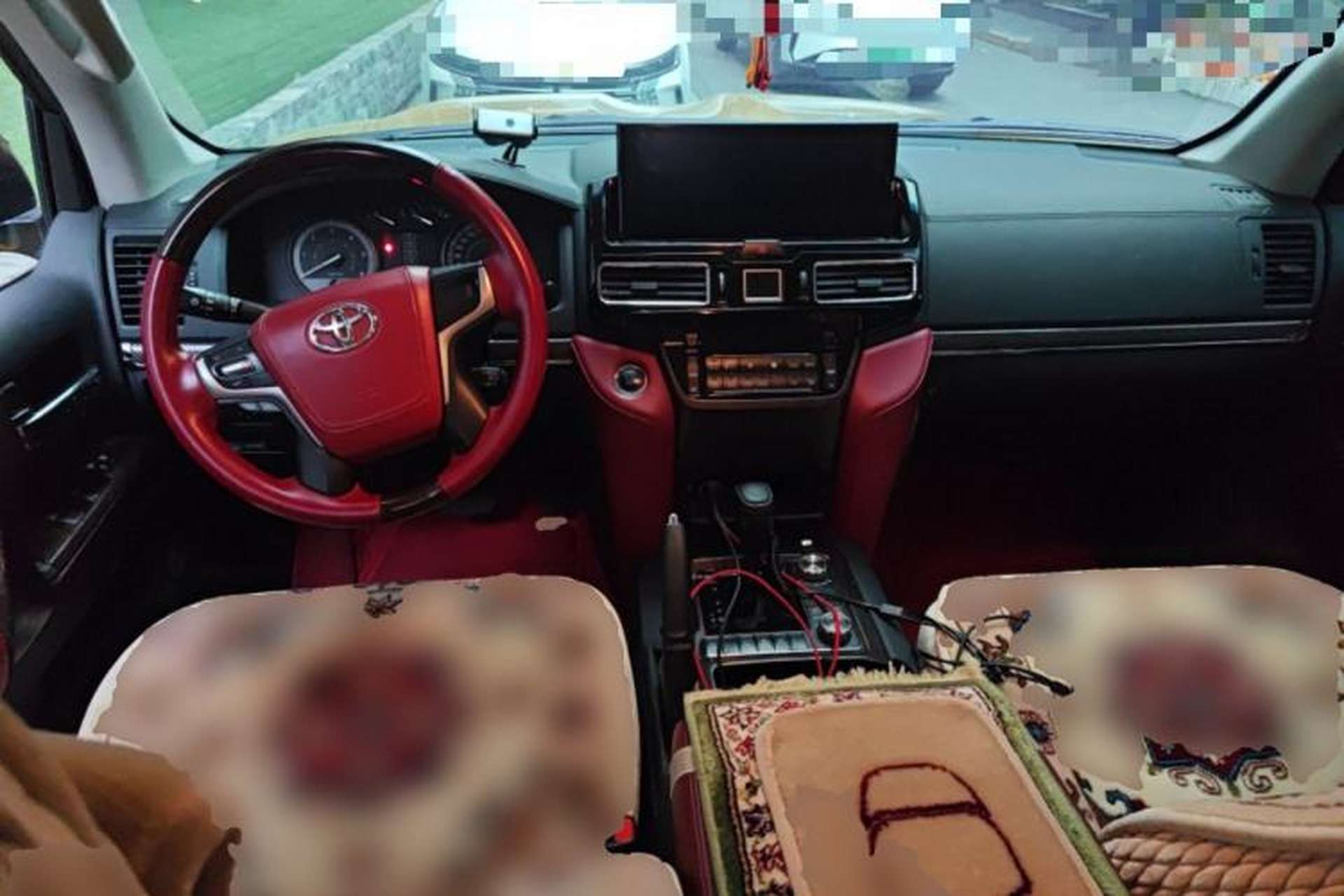 Used Toyota Land Cruiser  Center Console