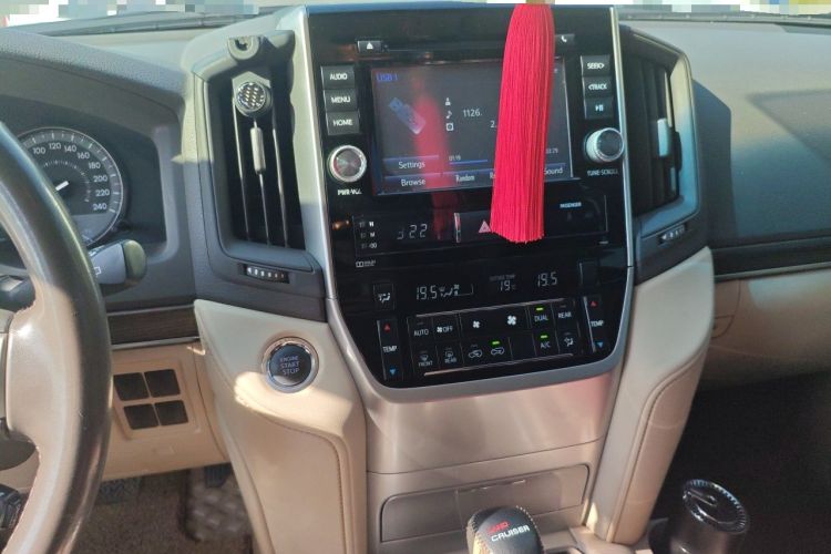 Used Toyota Land Cruiser  Audio And AC Panel