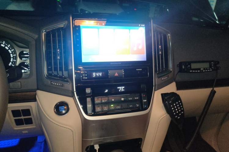 Used Toyota Land Cruiser 2019 5.7L 7-Seater Middle East Version Audio And AC Panel