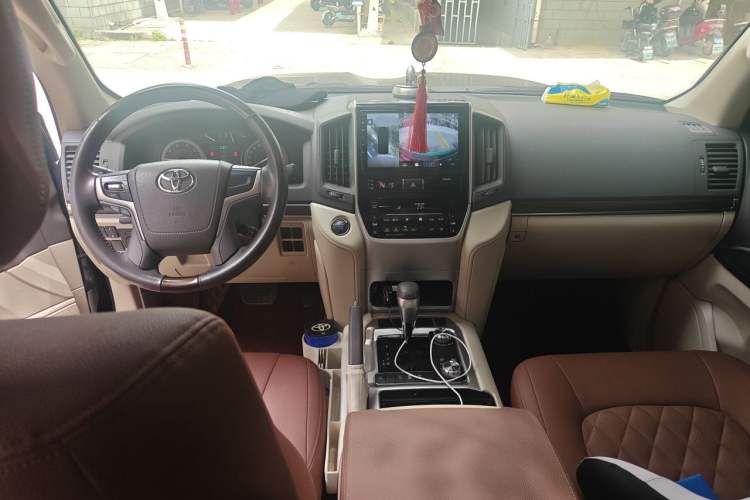 Used Toyota Land Cruiser  Center Console
