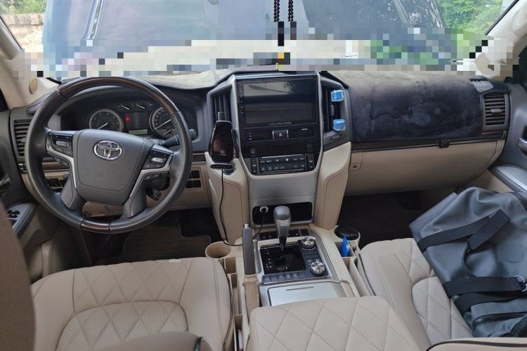 Used Toyota Land Cruiser  Center Console