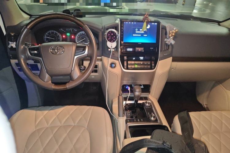 Used Toyota Land Cruiser  Center Console
