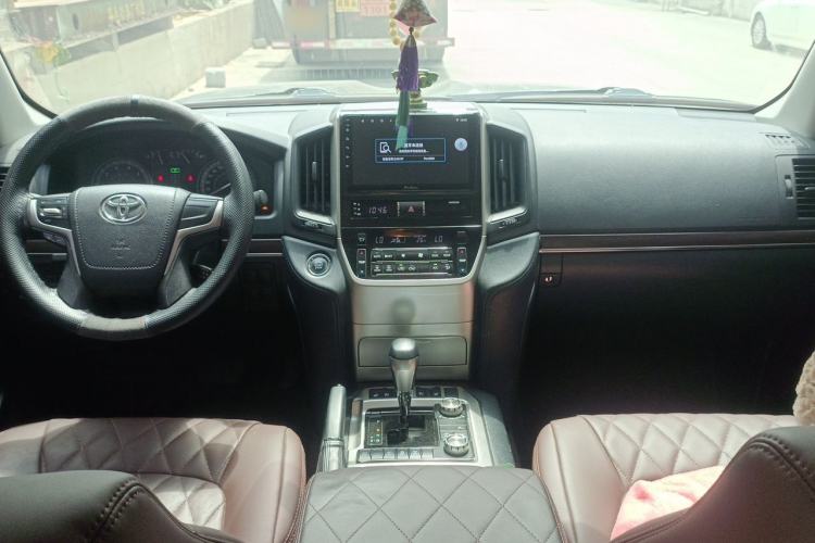 Used Toyota Land Cruiser  Center Console