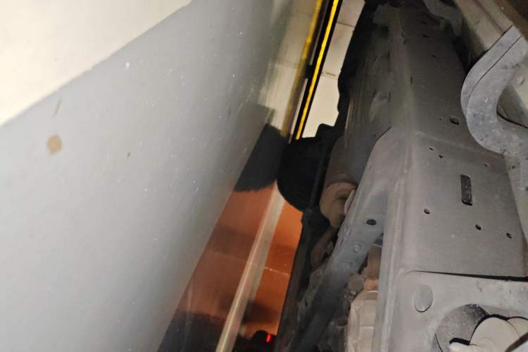 Used Toyota Land Cruiser  Chassis Front Right