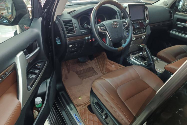 Used Toyota Land Cruiser 2019 5.7L 7-Seater Middle East Version Driver Seat