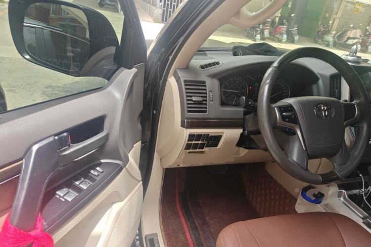 Used Toyota Land Cruiser  Driver Seat