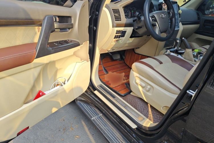 Used Toyota Land Cruiser  Driver Seat