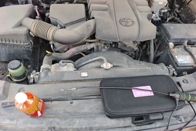 Used Toyota Land Cruiser 2019 4.0L GX-R Eight-Cylinder Underbody Lighting Flowing LED Lights – Middle East Engine Bay