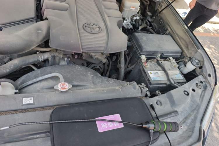 Used Toyota Land Cruiser 2019 4.0L GX-R Eight-Cylinder Underbody Lighting Flowing LED Lights – Middle East Engine Bay Left