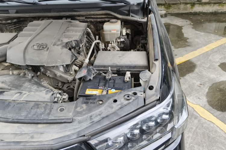 Used Toyota Land Cruiser  Engine Bay Left