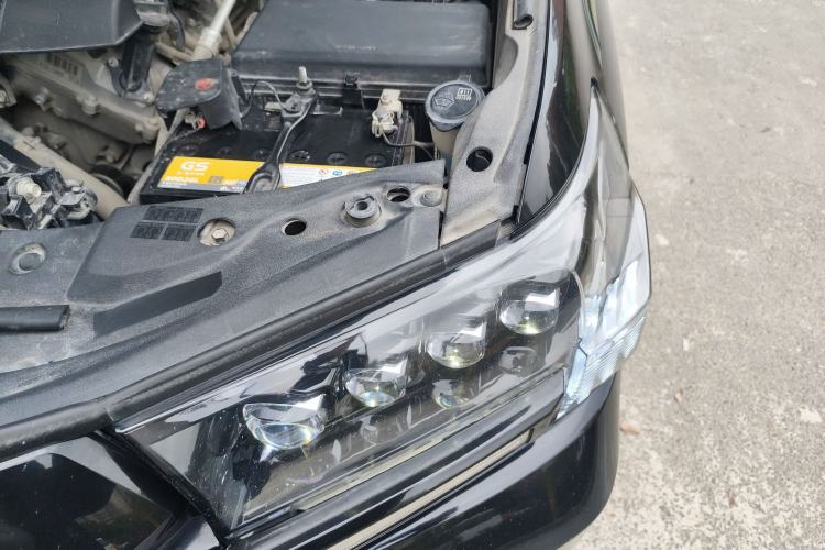 Used Toyota Land Cruiser 2019 4.0L VX-R Lowered Suspension Middle East Engine Bay Left
