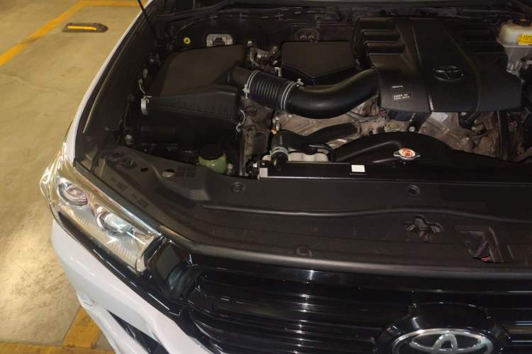 Used Toyota Land Cruiser  Engine Bay Right