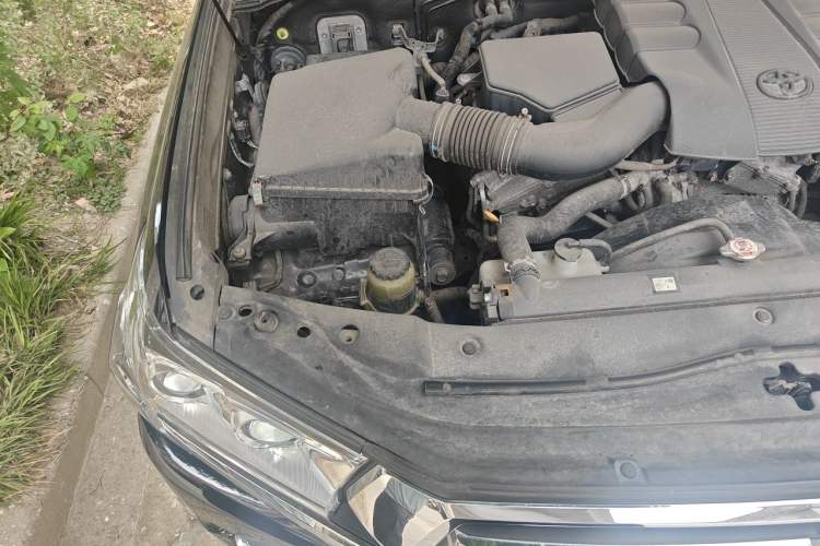 Used Toyota Land Cruiser  Engine Bay Right