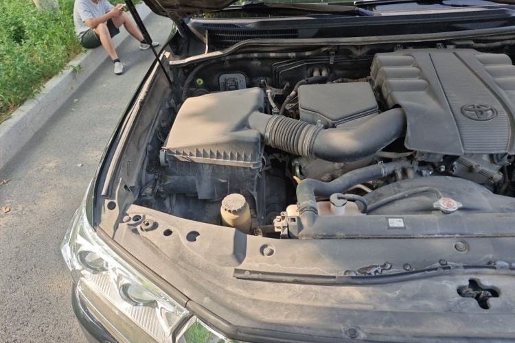 Used Toyota Land Cruiser 2019 4.0L GX-R 7 Seats Parallel Import Engine Bay Right