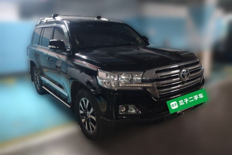 Used Toyota Land Cruiser 2019 5.7L 7-Seater Middle East Version Front Right 45 Deg