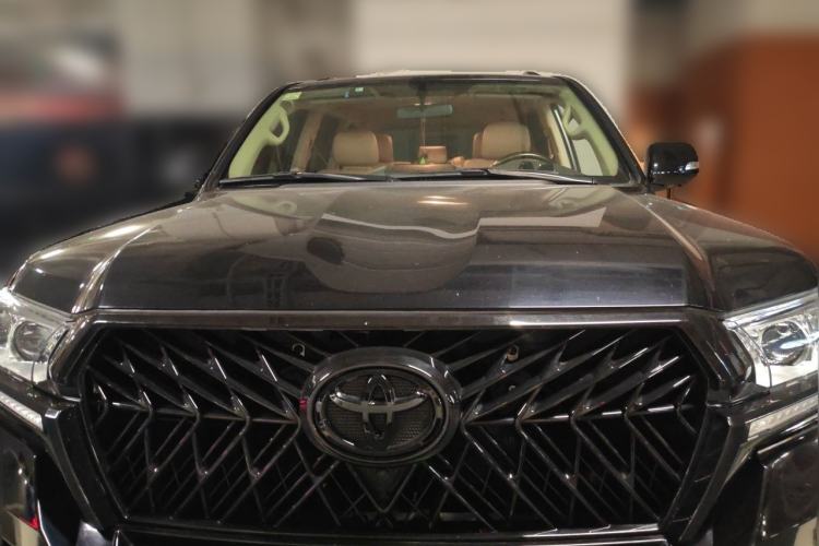 Used Toyota Land Cruiser  Front