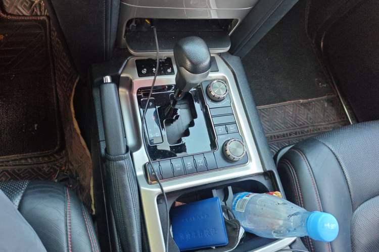 Used Toyota Land Cruiser 2019 4.0L GX-R Eight-Cylinder Underbody Lighting Flowing LED Lights – Middle East Gear Lever
