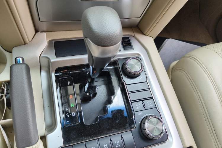 Used Toyota Land Cruiser  Gear Lever