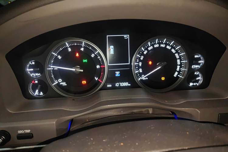 Used Toyota Land Cruiser  Instrument Cluster