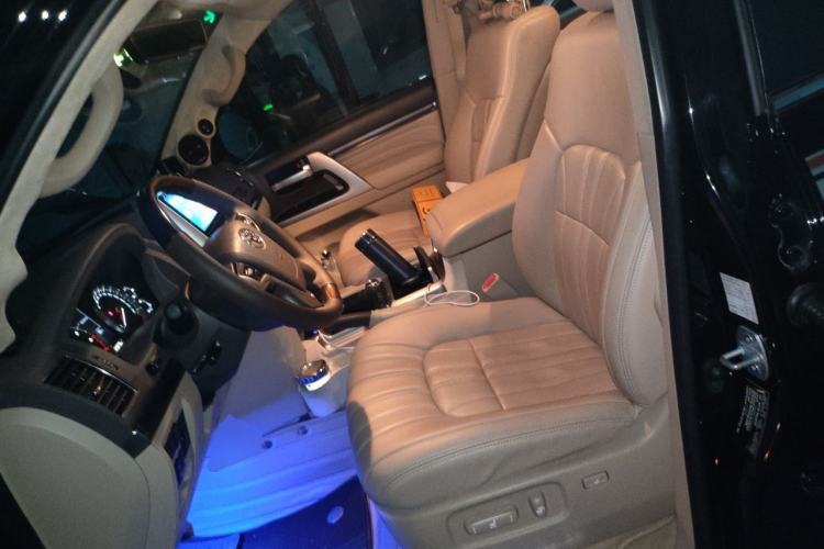 Used Toyota Land Cruiser 2019 5.7L 7-Seater Middle East Version Left Front Seat