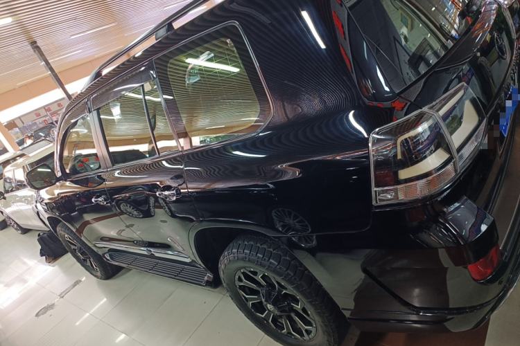 Used Toyota Land Cruiser 2019 5.7L 7-Seater Middle East Version Left Side