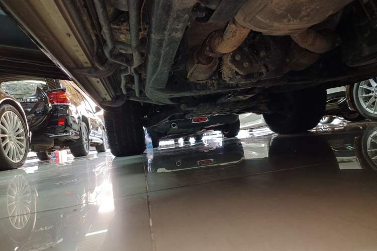 Used Toyota Land Cruiser 2019 5.7L 7-Seater Middle East Version Left Side Sill