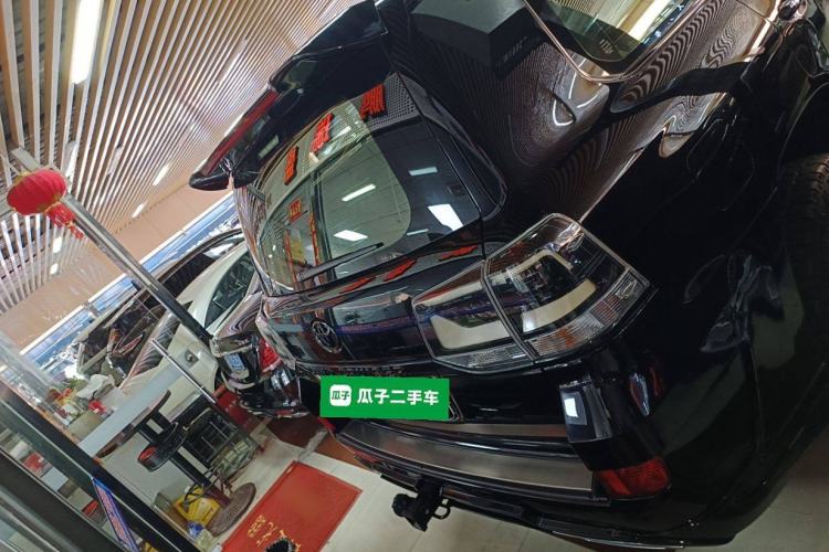 Used Toyota Land Cruiser 2019 5.7L 7-Seater Middle East Version Rear