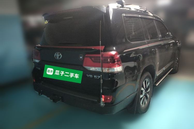 Used Toyota Land Cruiser 2019 5.7L 7-Seater Middle East Version Rear Right 45 Deg