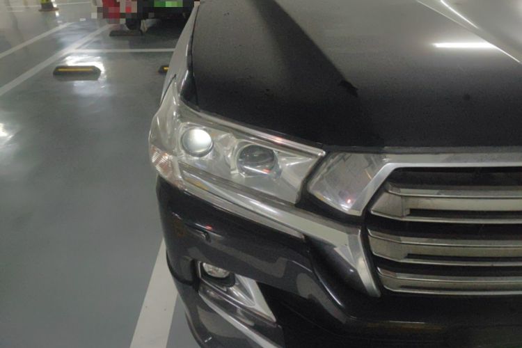 Used Toyota Land Cruiser  Right Front Headlight