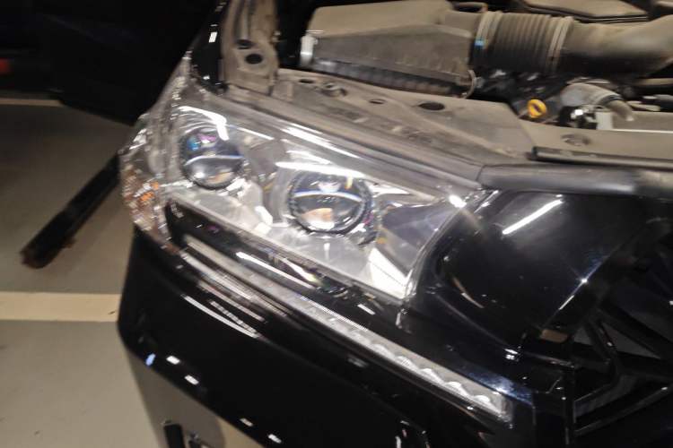 Used Toyota Land Cruiser  Right Front Headlight